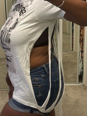 Rue21 White & Black Brooklyn Graphic Tee